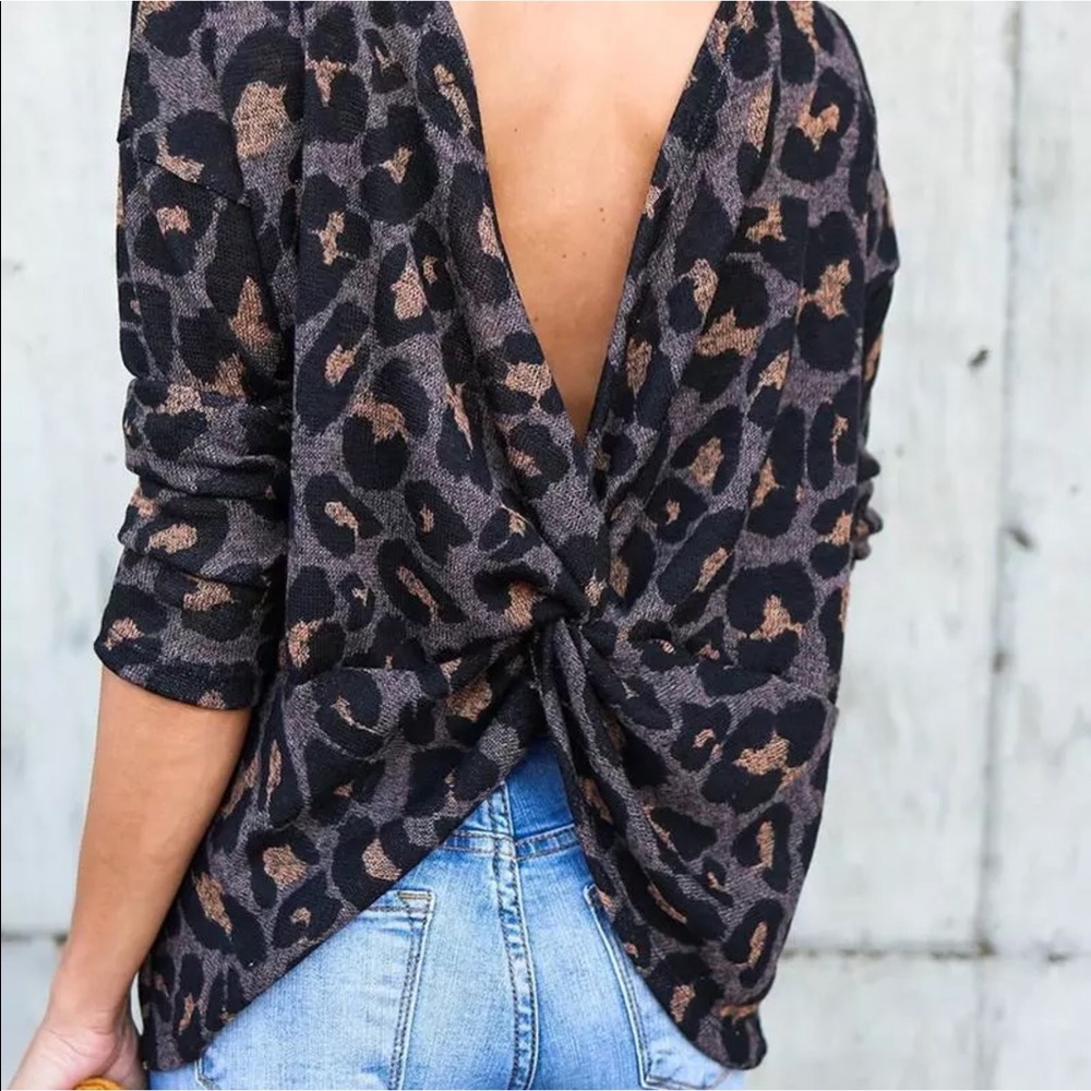 ❤️purple leopard twisted open back top❤️ - Picture 2 of 8